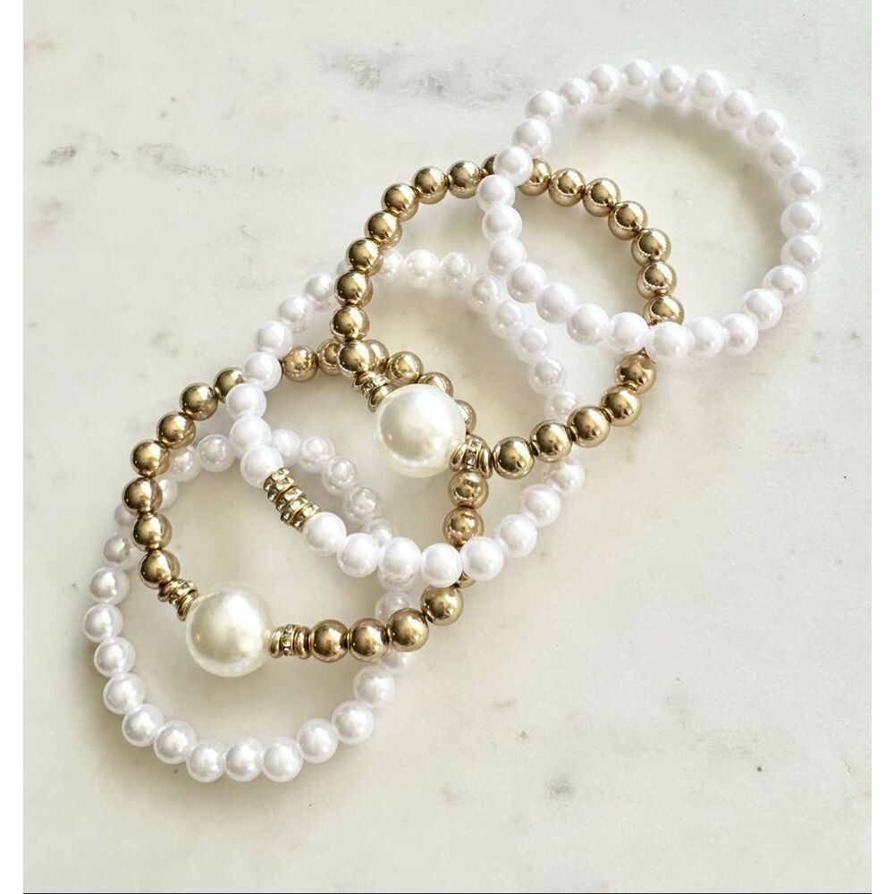 Classy faux pearl and gold bead stretch bracelet